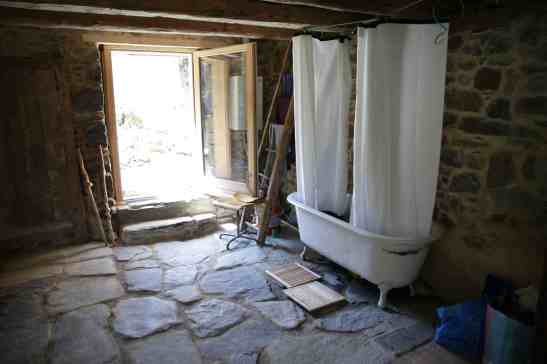 BathroomInConstruction